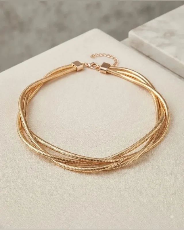 Choker de fios torcidos dourado