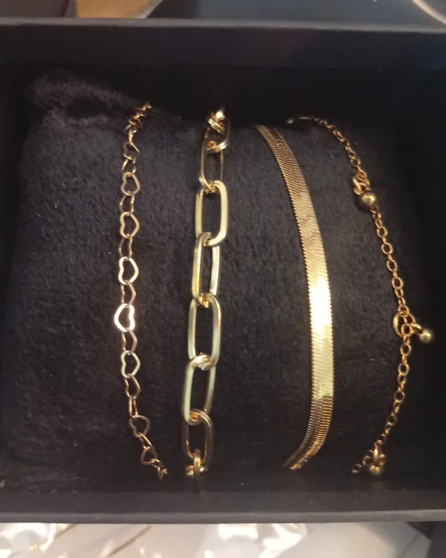 Kit de pulseiras douradas finas